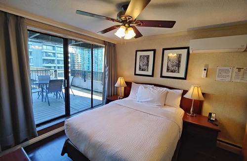 West End Hotel | Penthouse Apartment w/ Patio, Harbour & City View