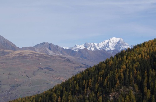 La Roche Apartamento | Ático apartamento chalet, capacidad para 8 personas, Sky TV, Internet y garaje hermosa vista