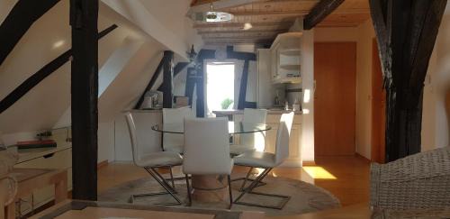 Boppard Apartamento | Penthouse Ferienwohnung Boppard Zentrum, sonnige Dachterrasse