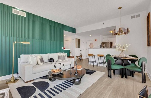 Downtown Apartamento | Penthouse Perfection: with Unmatched Skyline Views