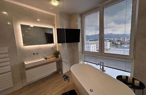 Liptovsky Mikulas Apartamento | Penthouse Rooftop with terrace and sauna