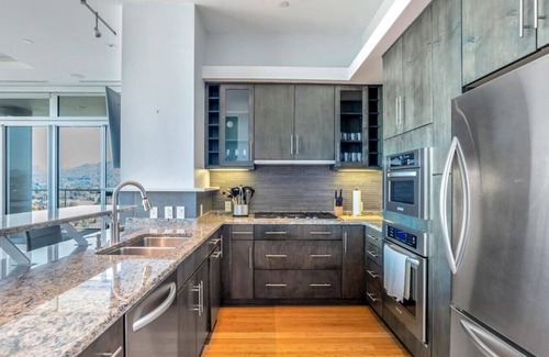 Downtown Asheville Condominio | Penthouse Style Condo Atop Hotel Indigo