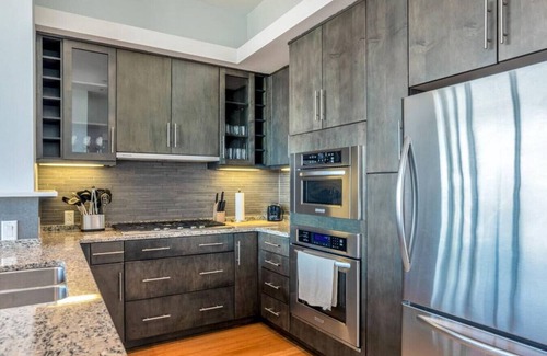 Downtown Asheville Condominio | Penthouse Style Condo Atop Hotel Indigo