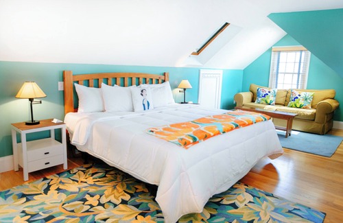 Provincetown Hotel | Penthouse Unit in Provincetown Center