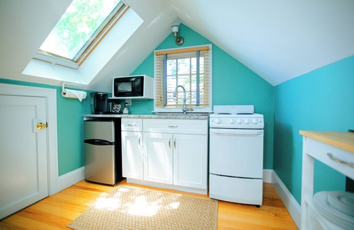 Provincetown Hotel | Penthouse Unit in Provincetown Center