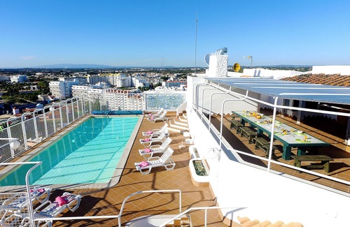 Montechoro Apartamento | Penthouse w/ Private Pool & Sea View