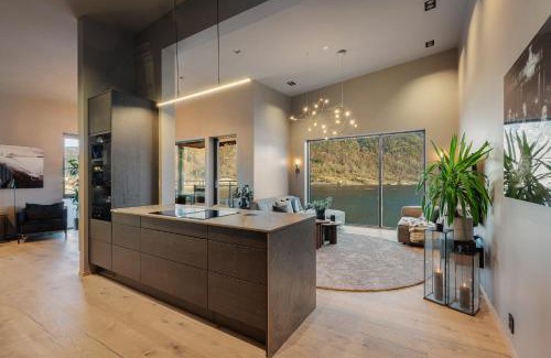 Sogndal Apartamento | Penthouse with fjord view and parking