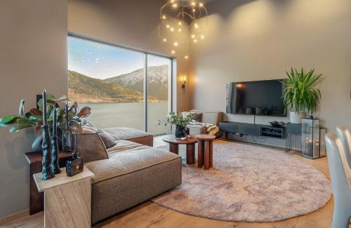 Sogndal Apartamento | Penthouse with fjord view and parking