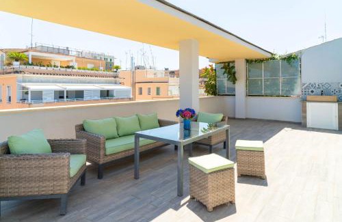 San Giovanni Apartamento | Penthouse with Panoramic Terrace -3 Min to Metro A
