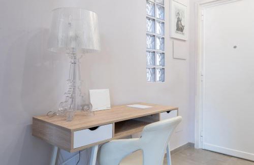 San Giovanni Apartamento | Penthouse with Panoramic Terrace -3 Min to Metro A