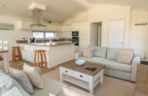Pentney Cabaña | PENTNEY LODGE, pet friendly, with a garden in Middleton, Norfolk