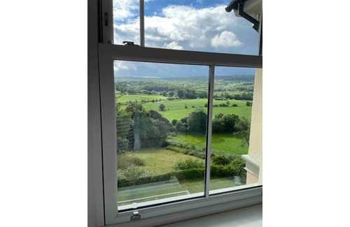 Pentrefelin Casa | Penybryn - Overlooking the Towy valley