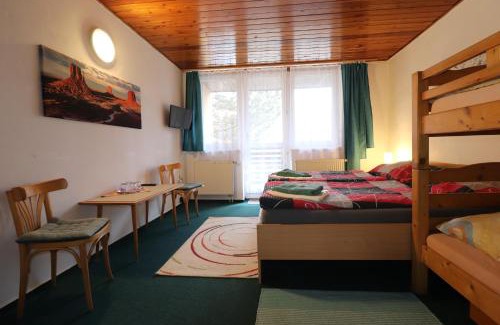 Chvalcov Casa | Penzion Tesák-ČERŇAVA