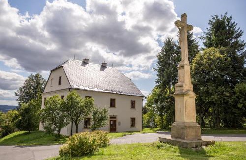 Tvrdkov Casa | Penzion U Křížové Cesty