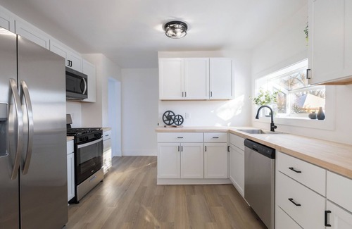 Peoria Heights Casa | Peoria Heights 3BR/3BA Home – WiFi, Family-Friendly, Convenient