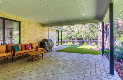 Abbey Casa | Peppermint Breeze – A Luxurious Retreat Surrounded by Nature