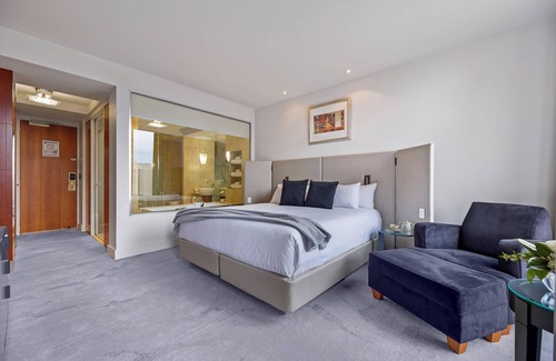 Adelaide Central Business District Hotel | Peppers Waymouth Adelaide