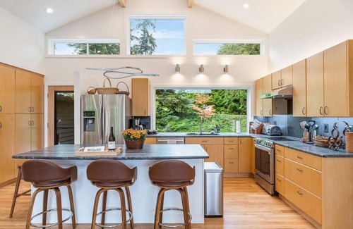 West Ridge Casa | Perch - Cozy Vino Valley Vista Home with views & parking
