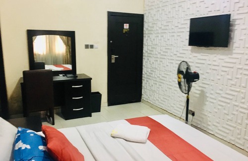 Surulere Hotel | Perch Hotel And Suites