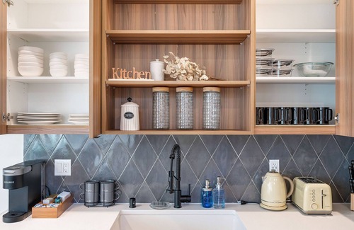 West Woodland Casa | Perch - Market St Haven: Walk to Heart of Ballard! Modern & Pet Friendly