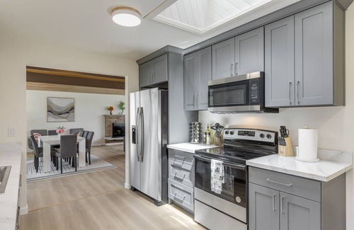 Newport Casa | Perch - Sunny 4BR Retreat – Family-Friendly Comfort