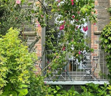 Lostwithiel Casa | Peregrine hall