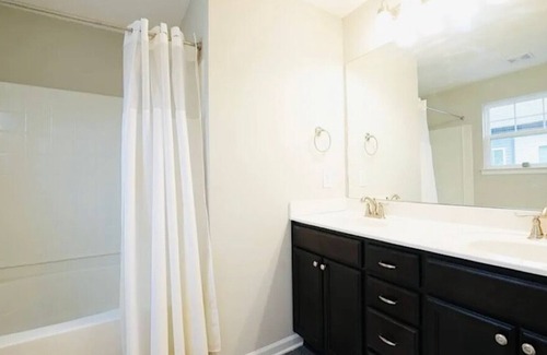 La Vergne Condominio | Perfect 2b/2b 20min from Downtown Nashville!