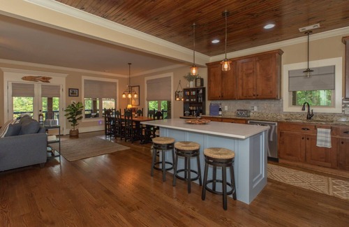 Smith Mountain Estates Casa | Perfect 4 Families w/ 2 Masters, Hot-tub + Game Room, Private Dock & Beach Area!