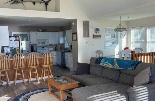 Nags Head Casa | Perfecto y asequible Beach Vacation Home! Impresionantes vistas de la puesta de sol!