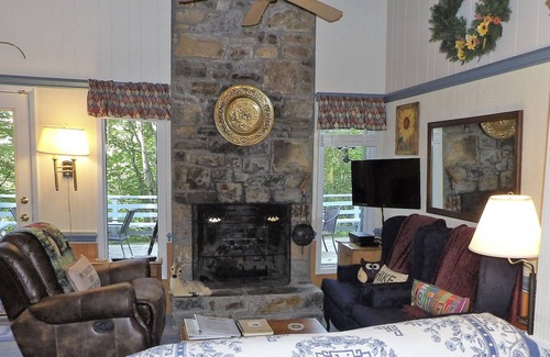 Charter Hills Casa | Perfect Beech Mountain Retreat with Full Kitchen, Wifi and Pet-Friendly