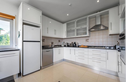 Caldas da Rainha Villa | Refugio Ideal para Vacaciones en Familia – Villa para 16 Personas