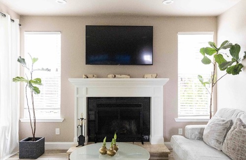 West Sacramento Casa | Perfect family home 4 bedroom luxury house