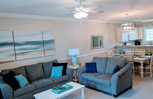 Central Myrtle Beach Condominio | PERFECT for couples/families/golfers. Great Rate for Fall Golfers!