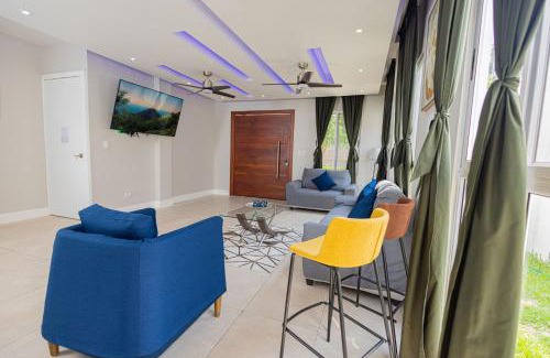 Santa Ana Casa | Perfect for Families and Friends Guanaco House, Hot water, Wifi, Air conditioning