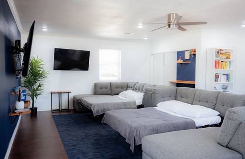 Cedar Hill Otro | Perfect for Families & Groups