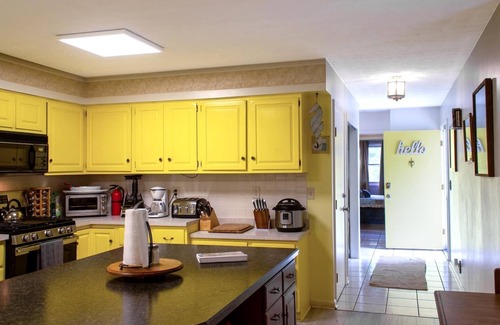 Bloomington Casa | Winslow 2 · Gran mansión con bañera de hidromasaje cubierta