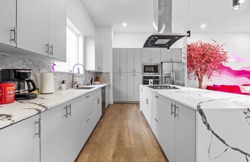 South Central Houston Casa | Perfect Houston Group Stay for 12 With 6 Beds 6 Baths