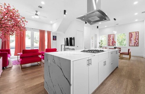 South Central Houston Casa | Perfect Houston Group Stay for 12 With 6 Beds 6 Baths