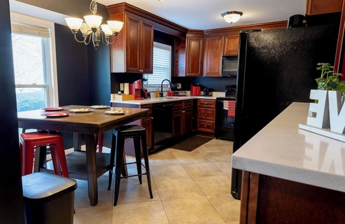 Stone Mountain Casa | perfect modern sauna/hot tub king bd, luxury home