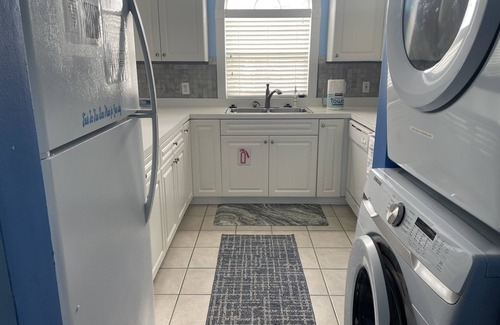 Central Myrtle Beach Condominio | Perfect Pet Friendly 2 Bedroom Retreat!