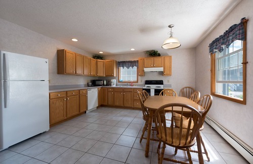 Lake George Casa | Perfect Rental Houses In Lake George! TOP RATED. Heated Pool. Hotel Amenities.