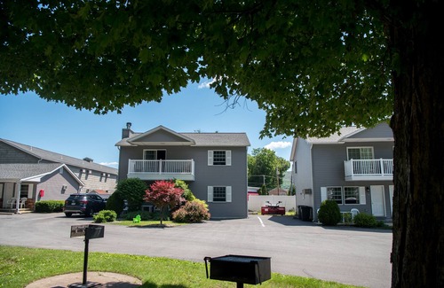 Lake George Casa | Perfect Rental Houses In Lake George! TOP RATED. Heated Pool. Hotel Amenities.