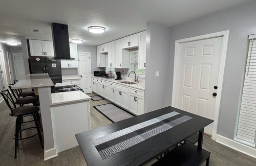 Tallahassee Casa | Perfect Stay Near FSU, FAMU & TCU –Comfort, Convenience & Game Day Ready