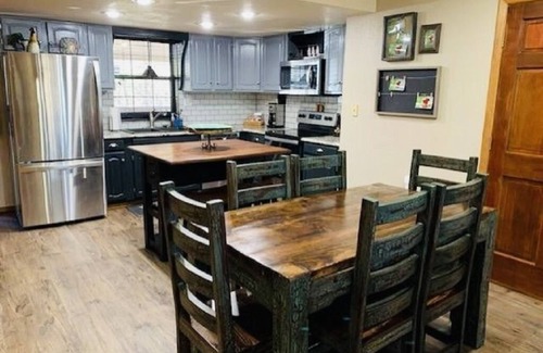 Ruidoso Cabina | Perfect Vacation 3BR Cabin Central Ruidoso-Not in Flood Zone