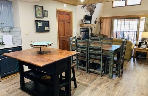 Ruidoso Cabina | Perfect Vacation 3BR Cabin Central Ruidoso-Not in Flood Zone