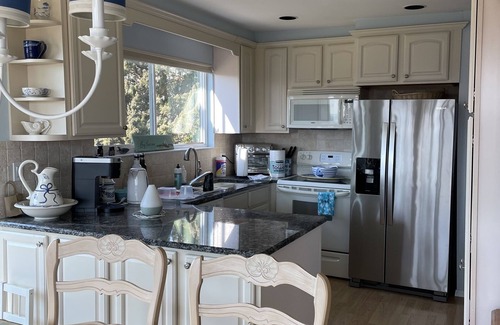 East Moriches Condominio | Perfect Water Views from your Oversized Deck!