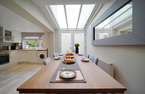Wetherby Casa | Perfectly located 4 bed town house in central Wetherby sleeps 8