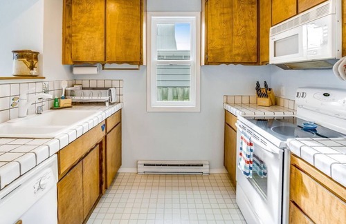 Ferndale Casa | Perfectly Peaceful Waterfront Escape w/ Free WiFi, Fireplace, & Furnished Deck