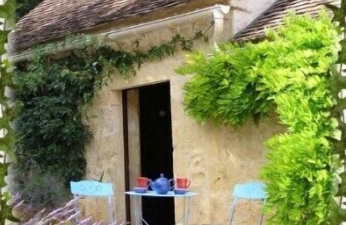 Mauzac-et-Grand-Castang Casa | Casa de piedra perigordiana con piscina exclusiva