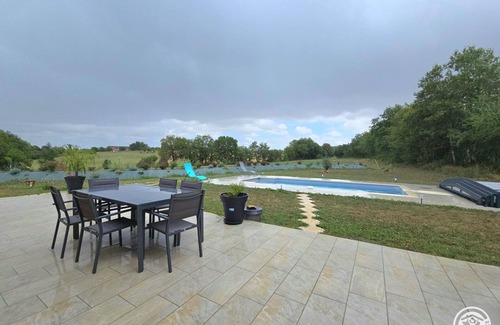 Lanquais Cabaña | Casa Peregordina con Piscina Privada y Aire Acondicionado